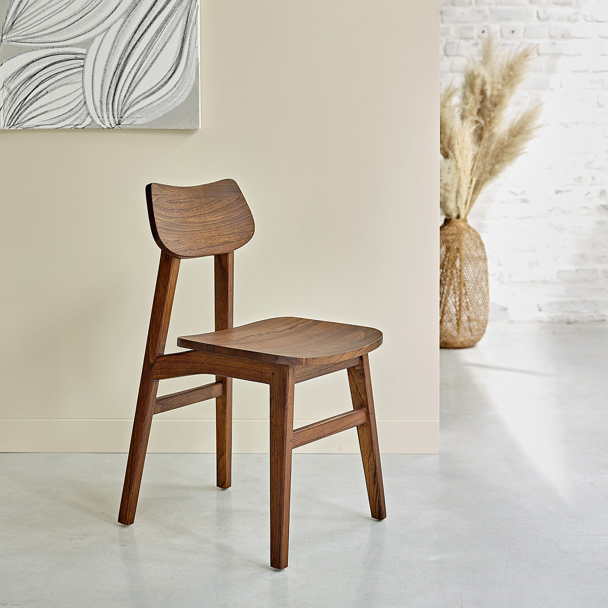 1069-chaise_en_mindi_massif_finition_noyer-01.jpg