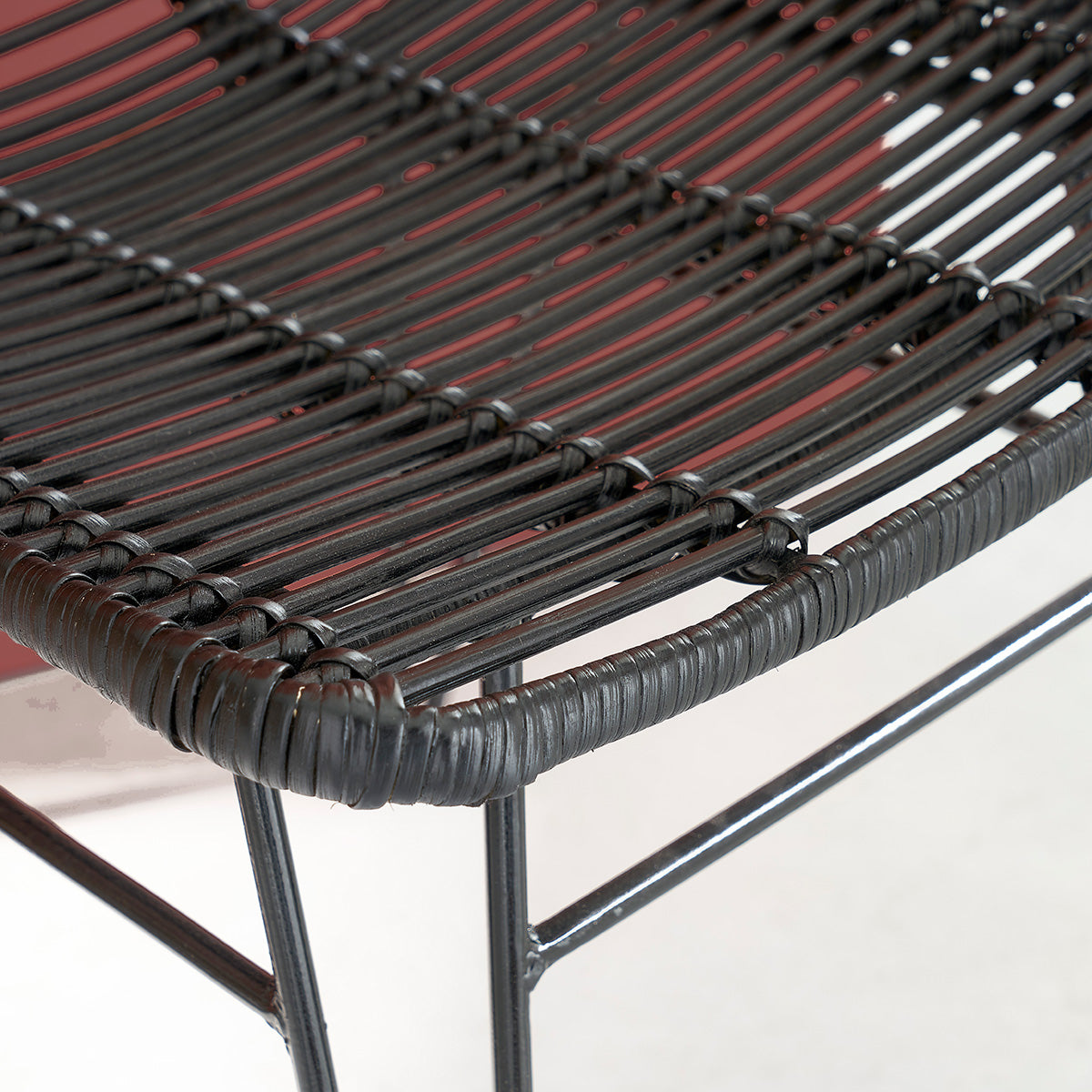 1072-chaise_en_rotin_et_metal_noire-03.jpg