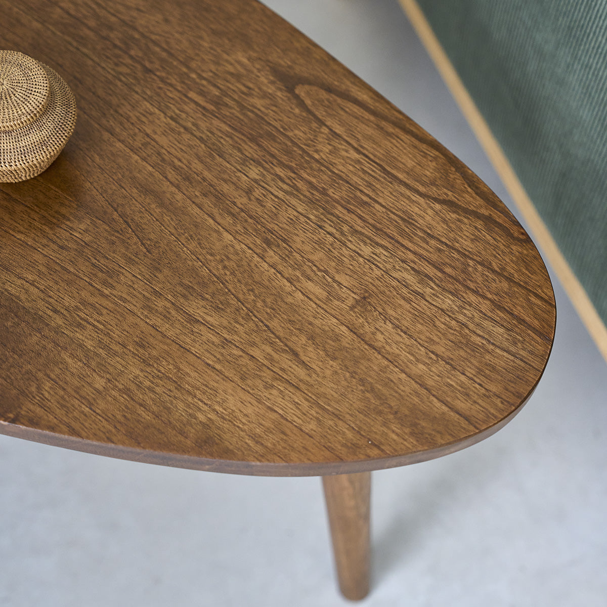 1589-table_basse_en_mindi_massif_finition_noyer_62_cm-04.jpg