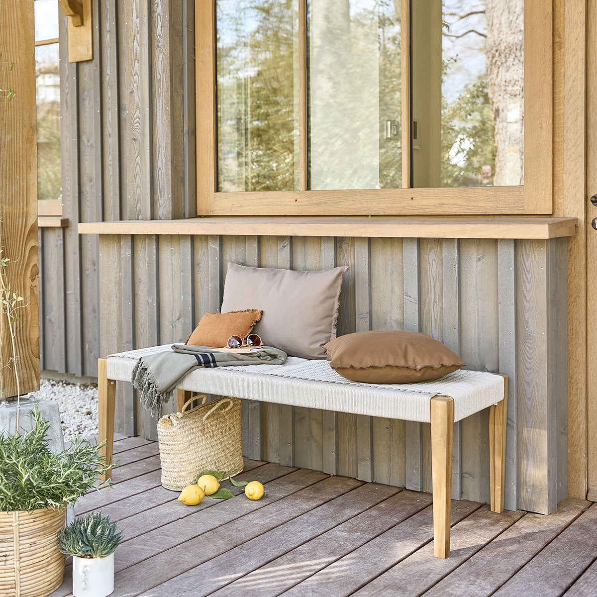 17-banc_de_jardin_en_teck_massif_et_cordage_beige-01.jpg