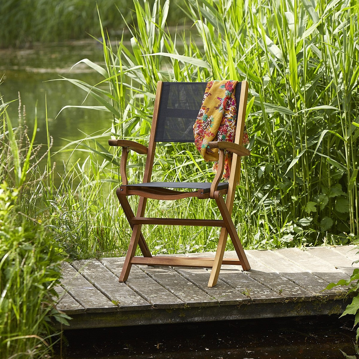 4004-fauteuil_de_jardin_en_acacia_massif_et_textilene_noir-01.jpg