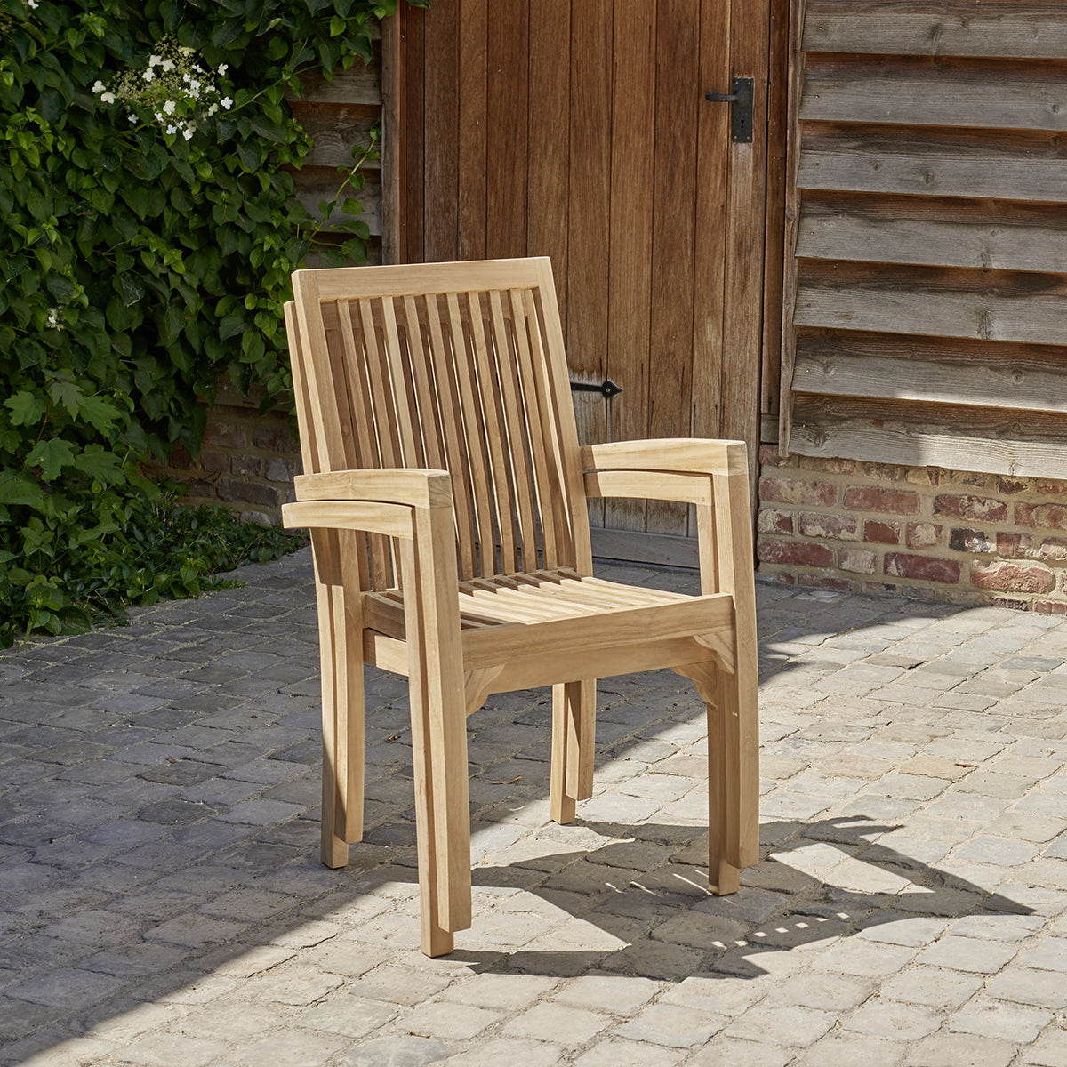 402-fauteuil_de_jardin_en_teck_massif_empilables_lot_de_2-03.jpg