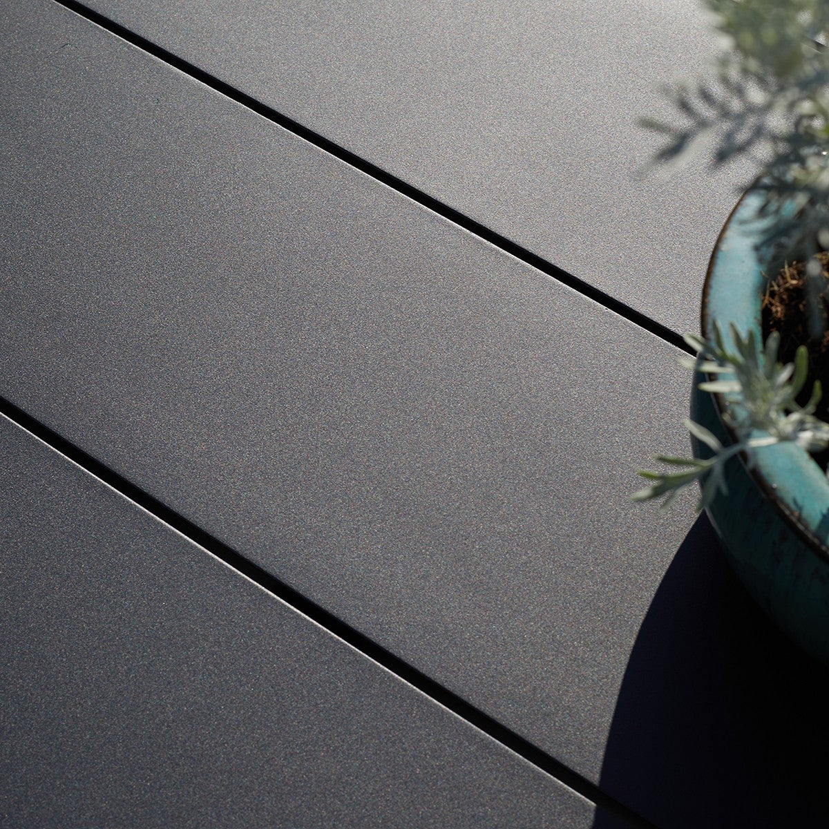 5015A-salon_de_jardin_en_aluminium_et_textilene_noir_6_pers-04.jpg