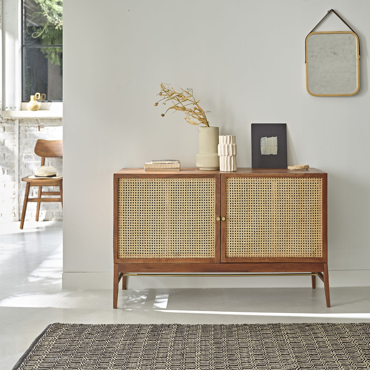 609-buffet_en_acacia_massif_finition_noyer_et_cannage_120_cm-01.jpg