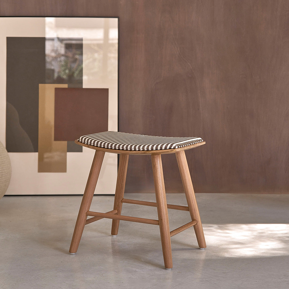 TCB0015-tabouret_de_bar_en_teck_massif_et_assise_a_rayures_45_cm-01.jpg