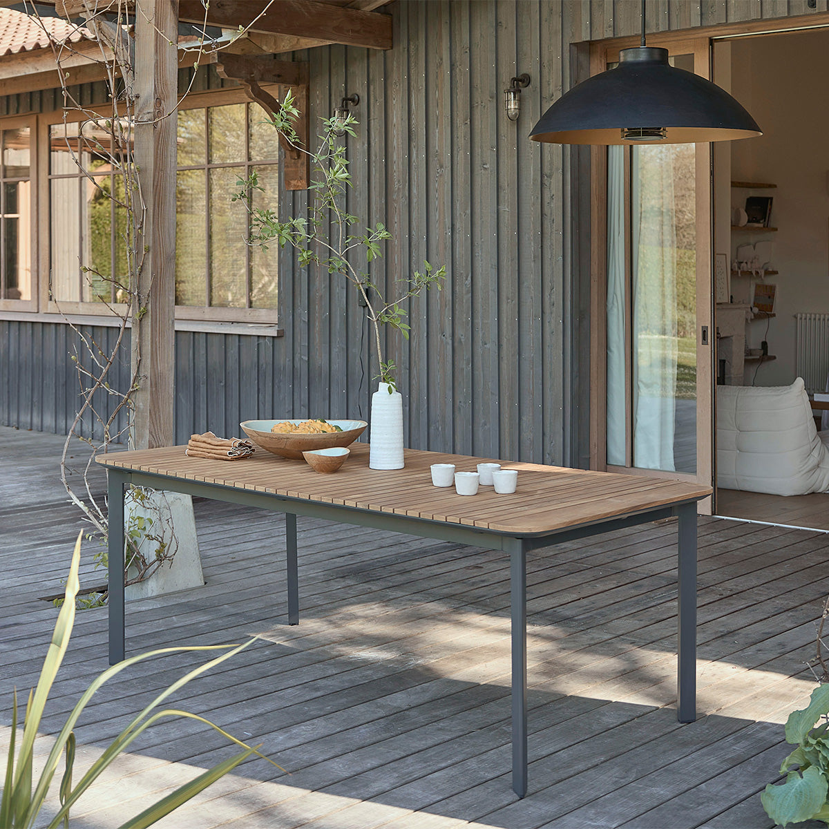 SDJ0006-salon_de_jardin_en_teck_massif_et_aluminium_6_8_pers-05.jpg