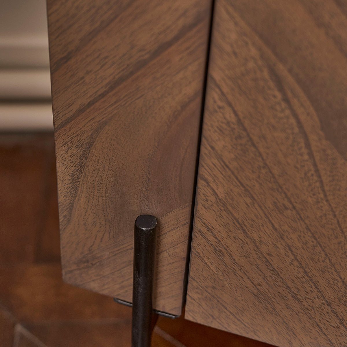BAR0003-meuble_bar_en_mindi_massif_et_metal_finition_noyer_100_cm-06.jpg