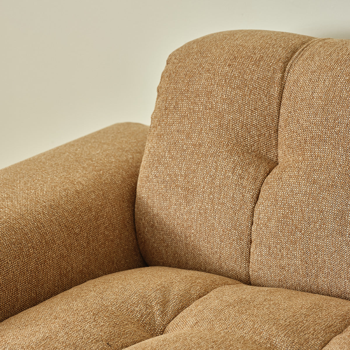 CAN0025-canape_droit_3_places_en_tissu_texture_marron_clair_chine-05.jpg