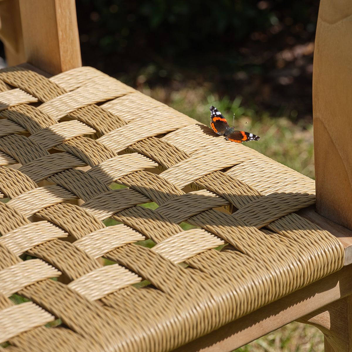 CDJ0007-chaise_de_jardin_en_teck_massif_et_rotin_lot_de_2-04.jpg