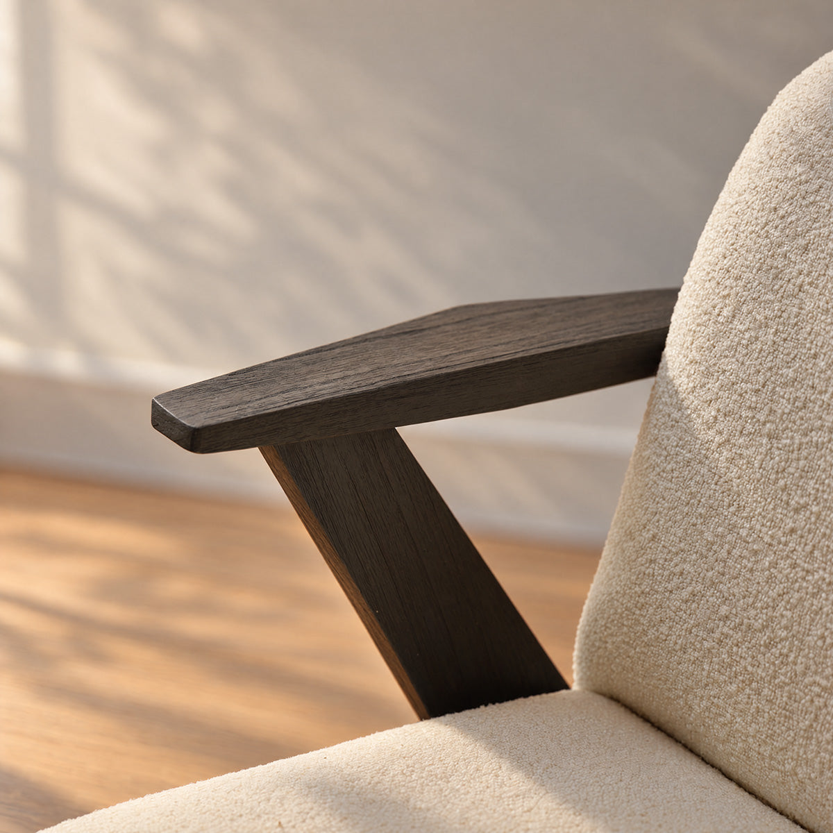 CHA0016-chaise_en_mindi_massif_noir_et_tissu_bouclette_creme-06.jpg