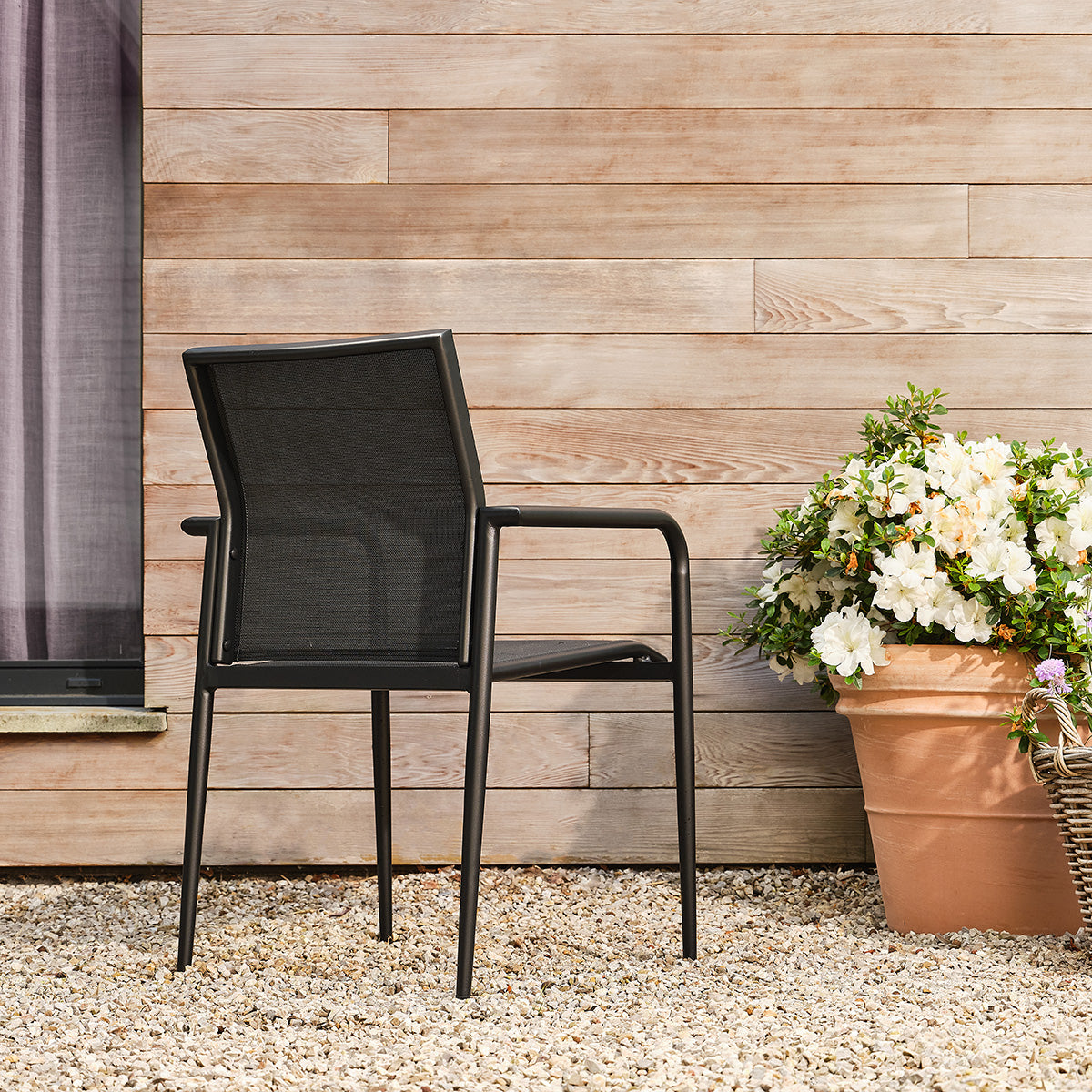 FDJ0016-fauteuil_de_jardin_en_aluminium_et_textilene_noir_mat_lot_de_2-06.jpg