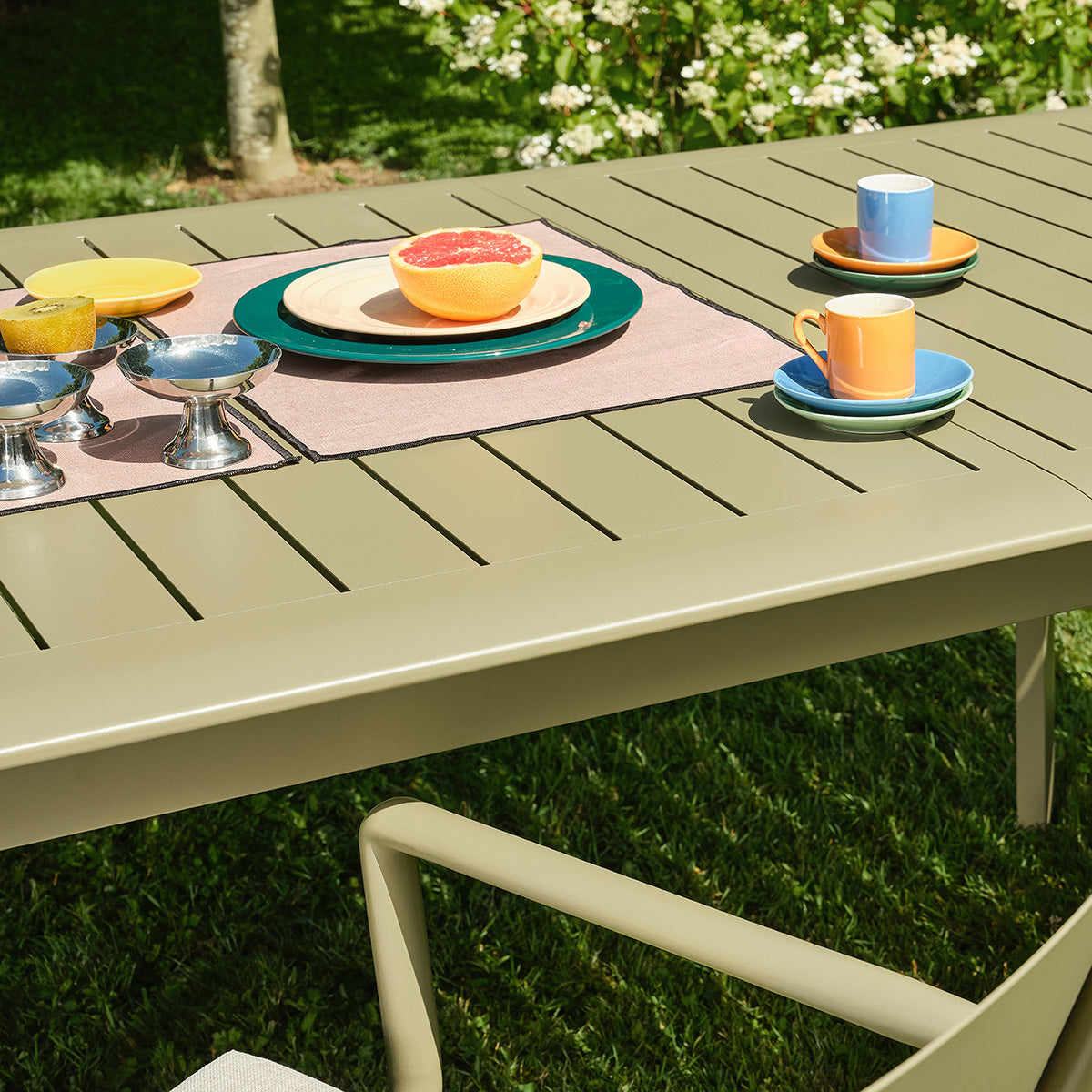 SDJ0015-salon_de_jardin_en_aluminium_extensible_kaki_clair_6_10_pers-08.jpg