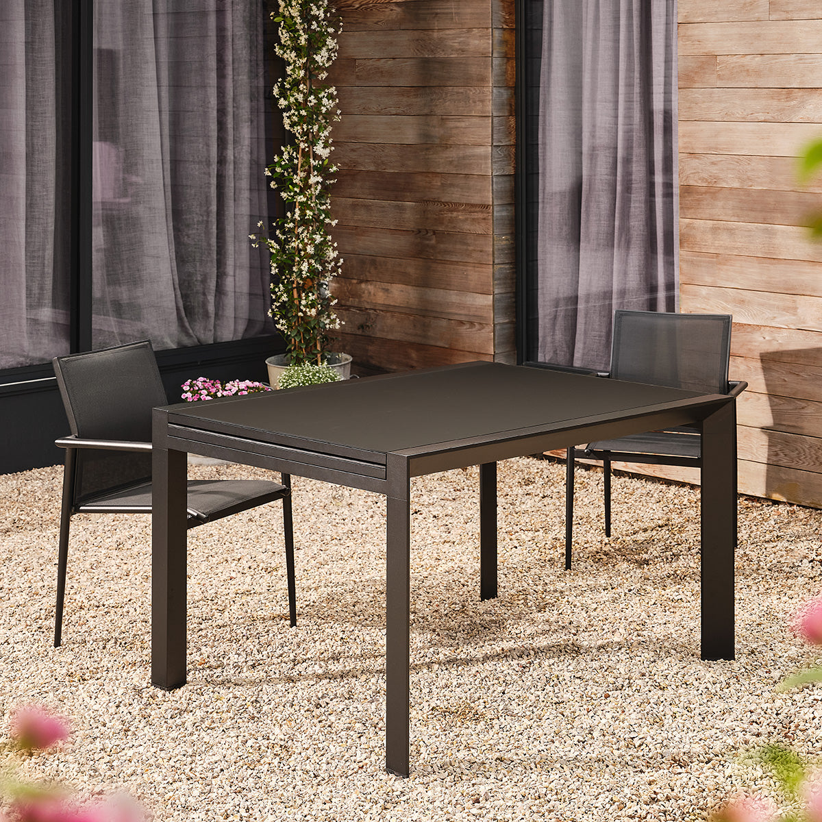 SDJ0016-salon_de_jardin_en_aluminium_et_textilene_extensible_noir_6_10_pers-04.jpg