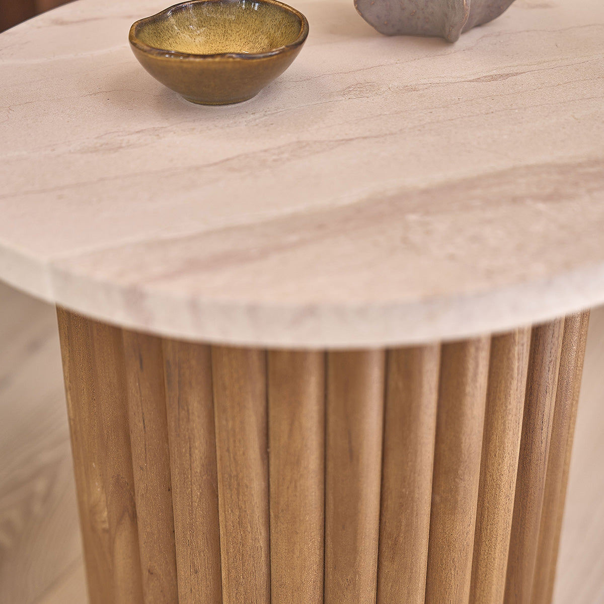 TAA0004-table_dappoint_en_teck_massif_et_marbre_ronde-03.jpg