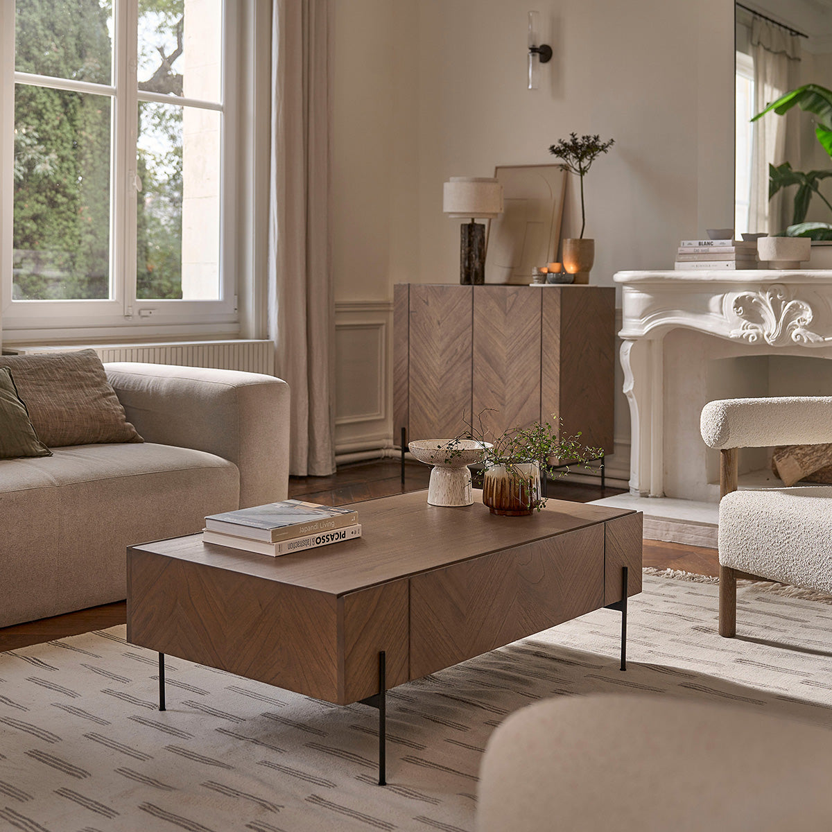 TBB0002-table_basse_en_mindi_massif_et_metal_finition_noyer_120_cm-01.jpg
