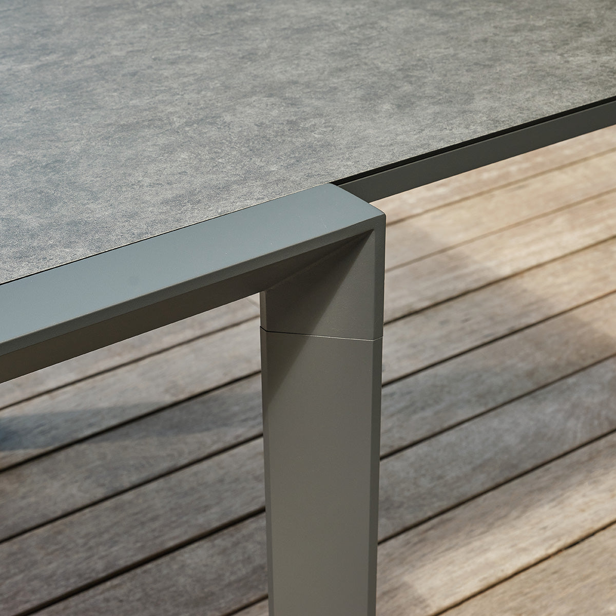 TDJ0013-table_de_jardin_en_aluminium_et_verre_extensible_gris_6_10_pers-06.jpg