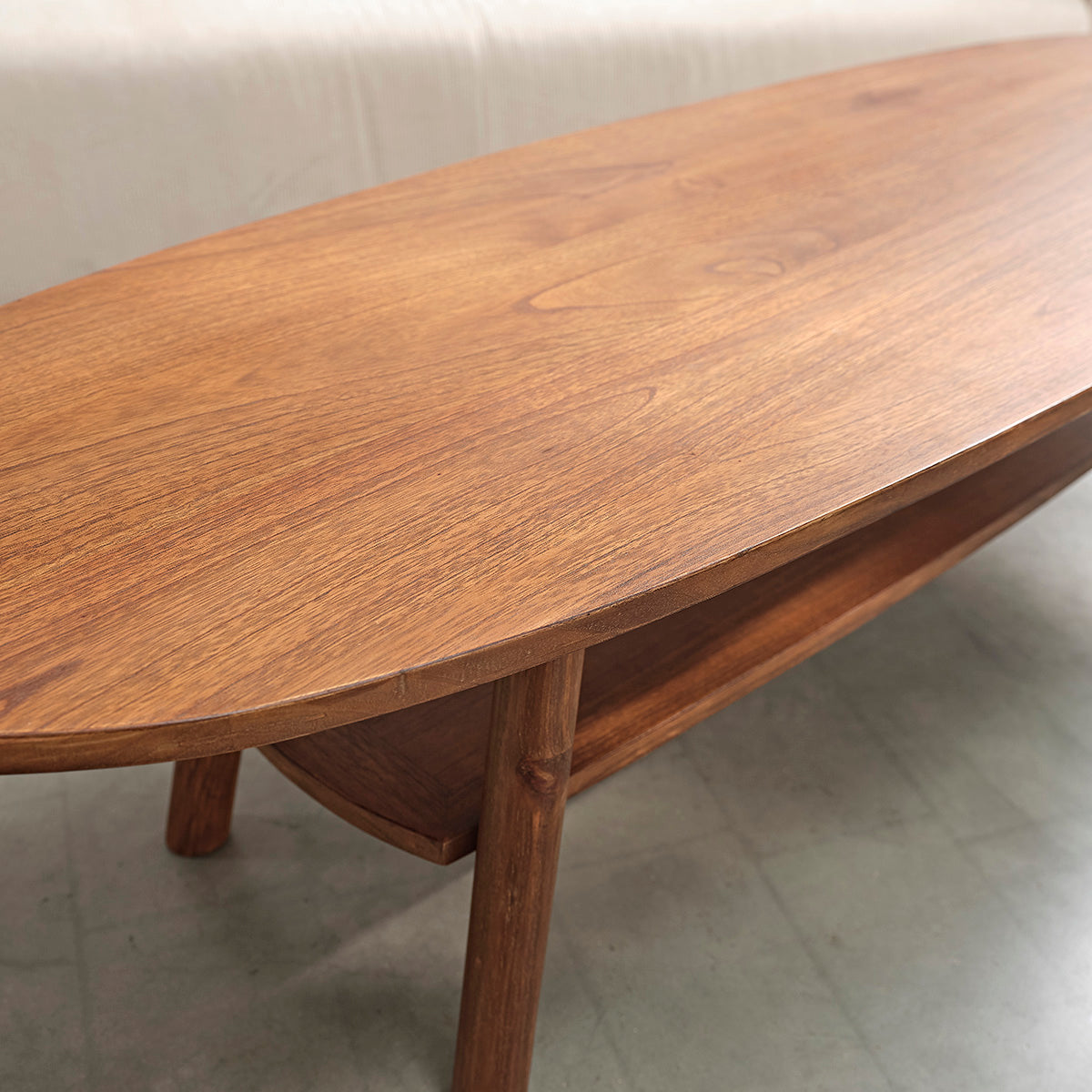 1063-table_basse_en_mini__massif_finition_noyer_160_cm-04.jpg