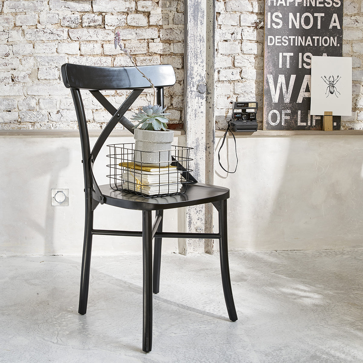 1030-chaise_bistrot_en_acajou_massif_noire-01.jpg