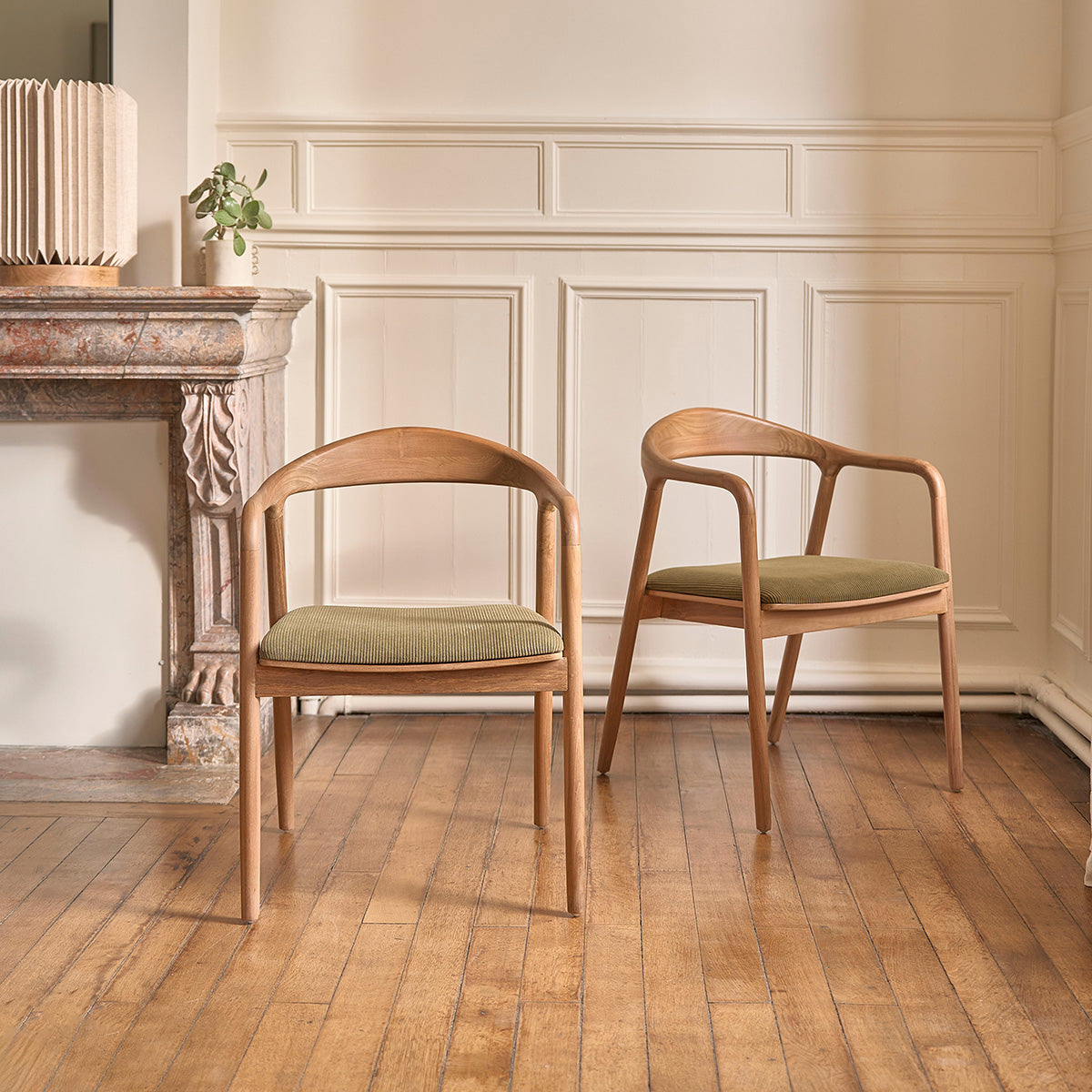 CHA0001-chaise_en_teck_massif_assise_velours_cotele_kaki-04.jpg