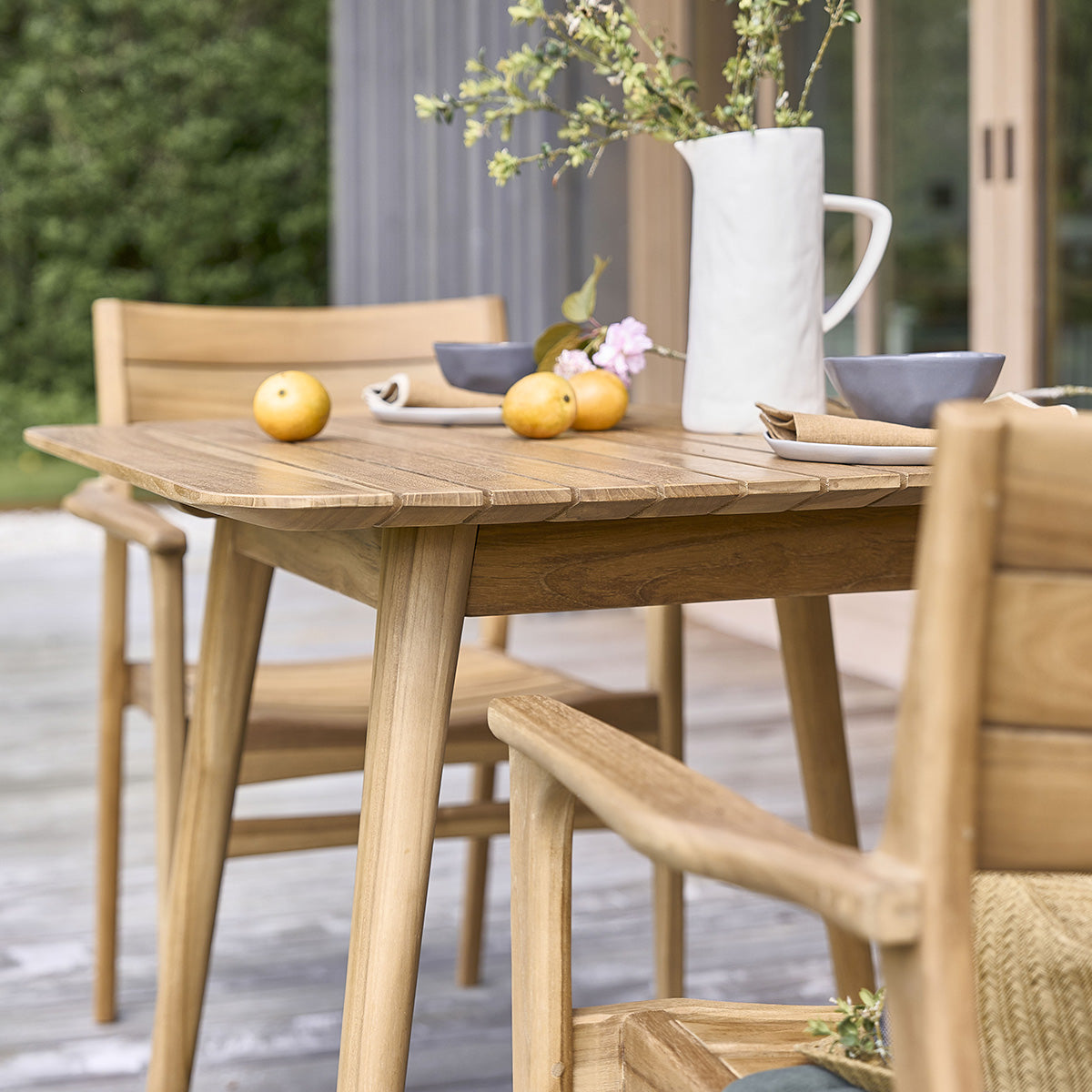 APRIL - Table de jardin carrée en teck massif 2 à 4 pers.