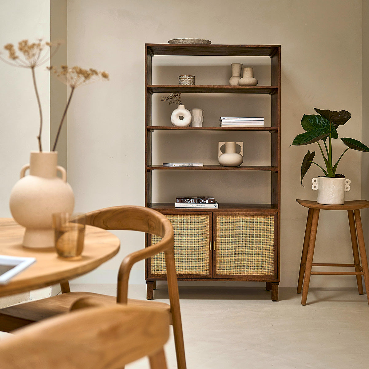 RAPHAEL - Libreria in mango e midollino finitura e noce 170 cm