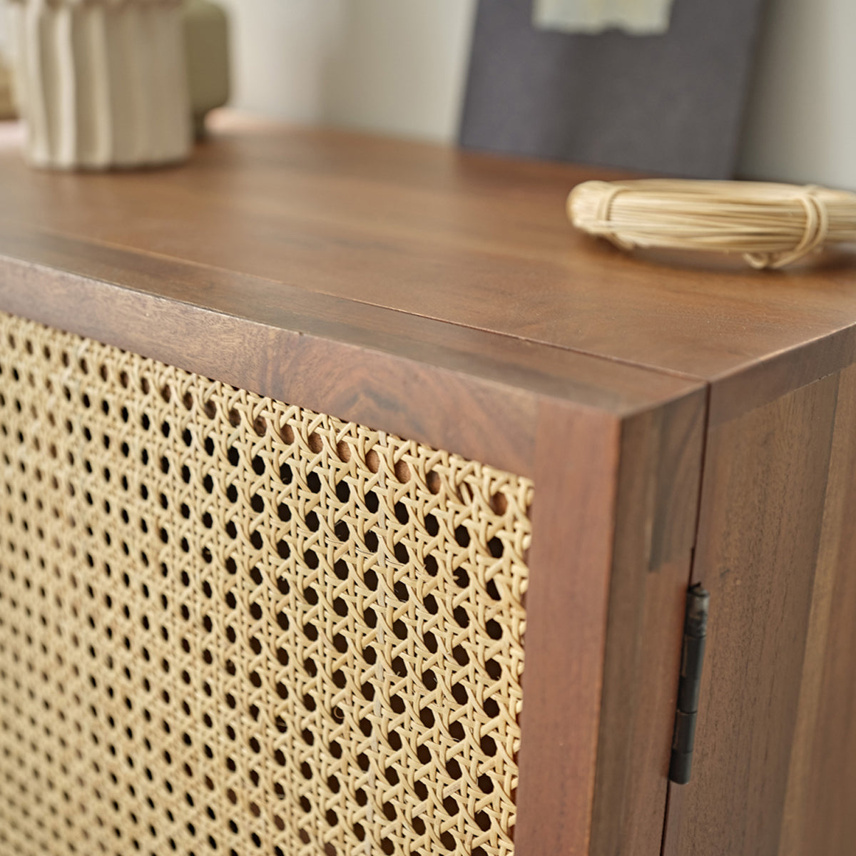 LEONTINE - Buffet en acacia massif finition noyer et cannage 120 cm