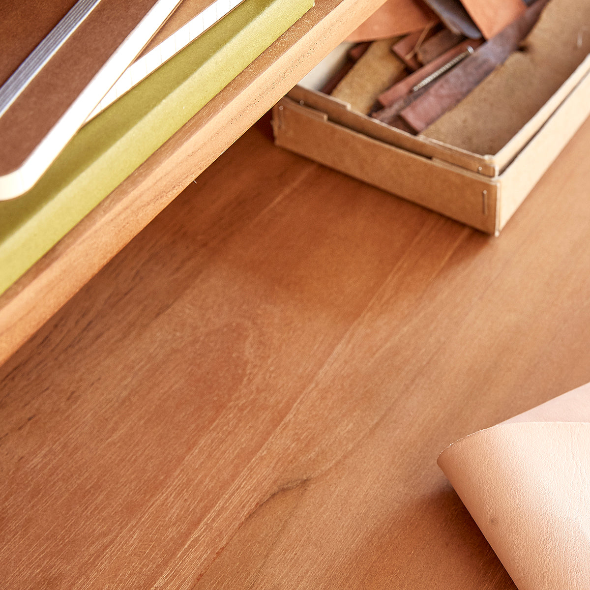 ISAURE - Scrivania in teak massello 110 cm