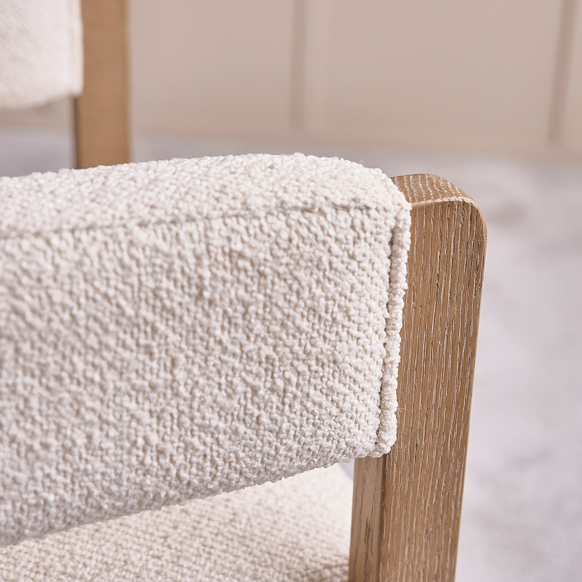 CLÉA - Lot de 2 chaises en chêne et tissu bouclette