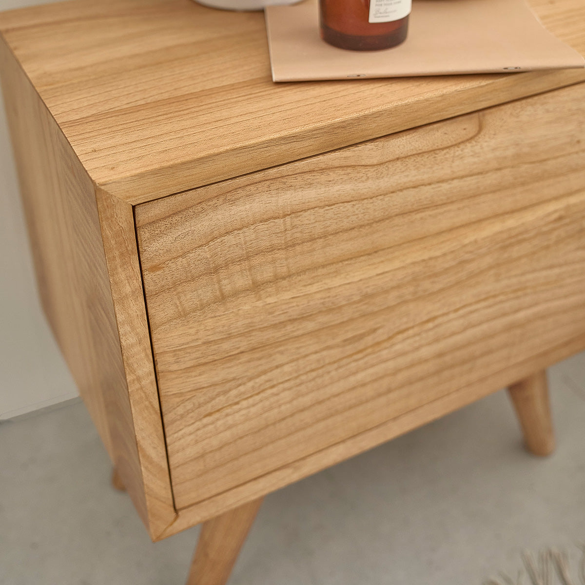 SACHA - Table de chevet en mindi massif 50 cm