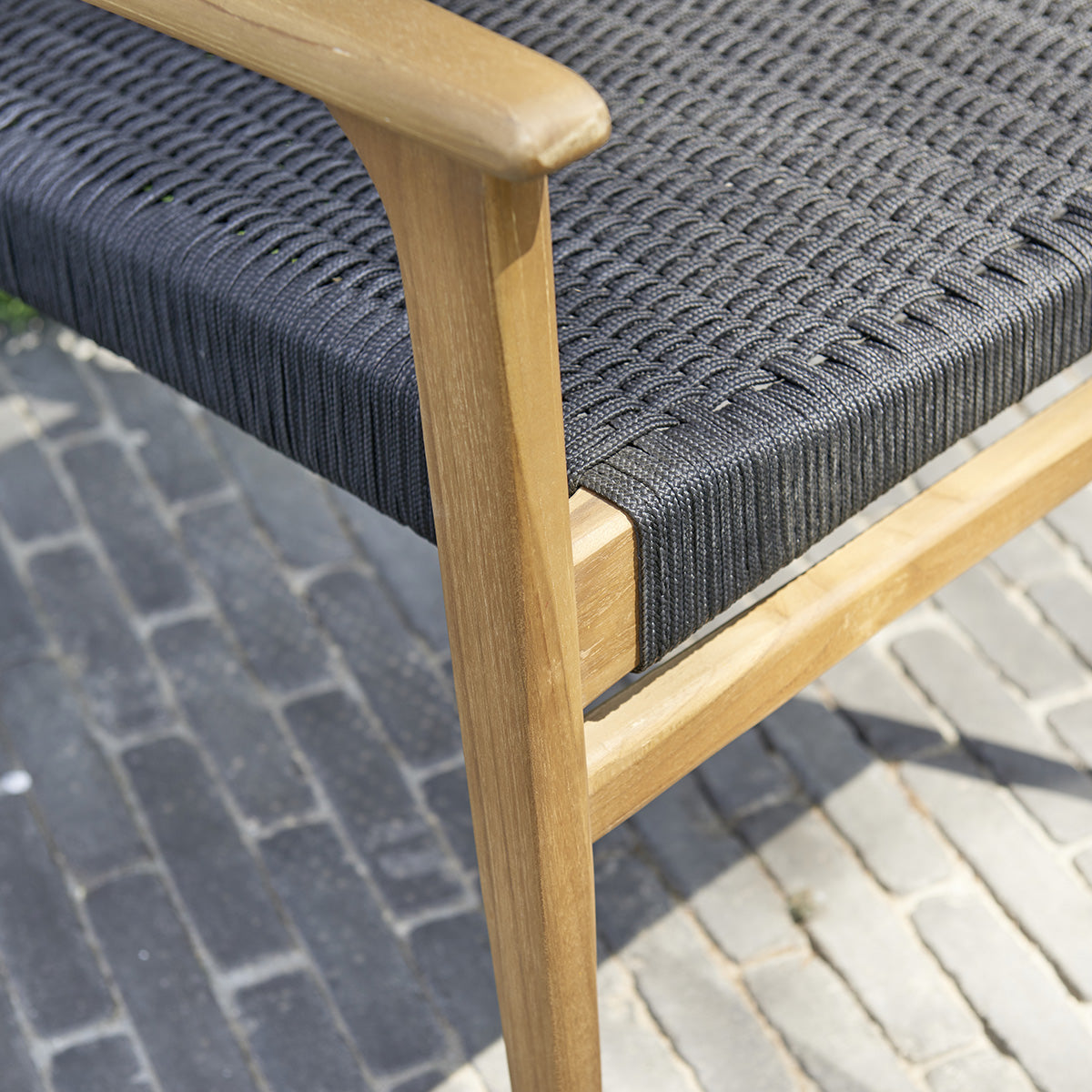 ESTHER - Fauteuil de jardin en teck massif et cordage noir (lot de 2)