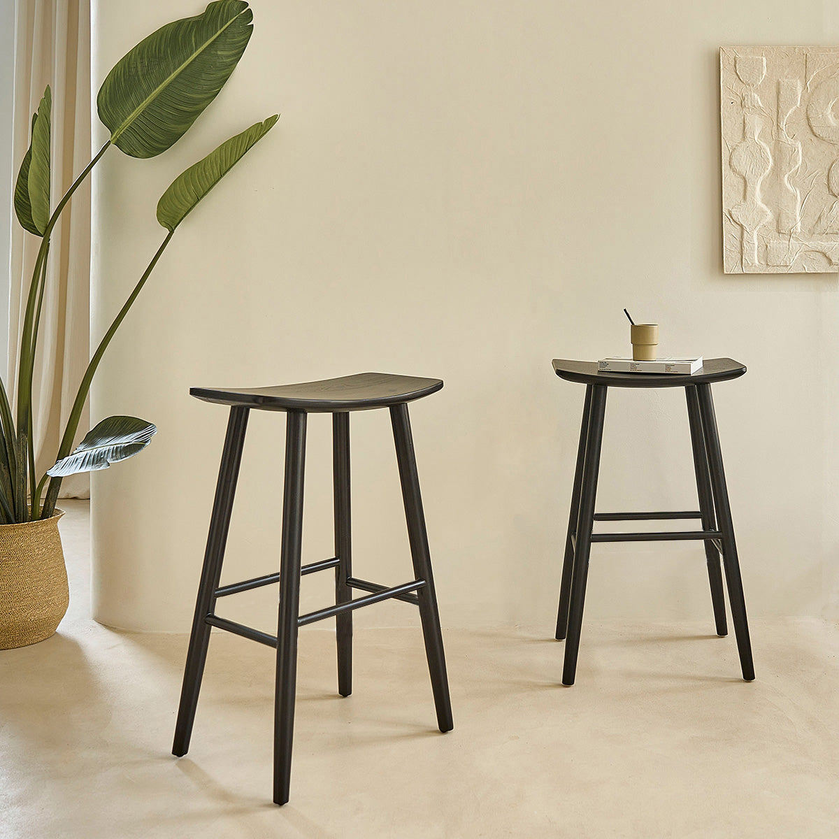 AMBRE - Tabouret de bar en teck massif noir 75 cm