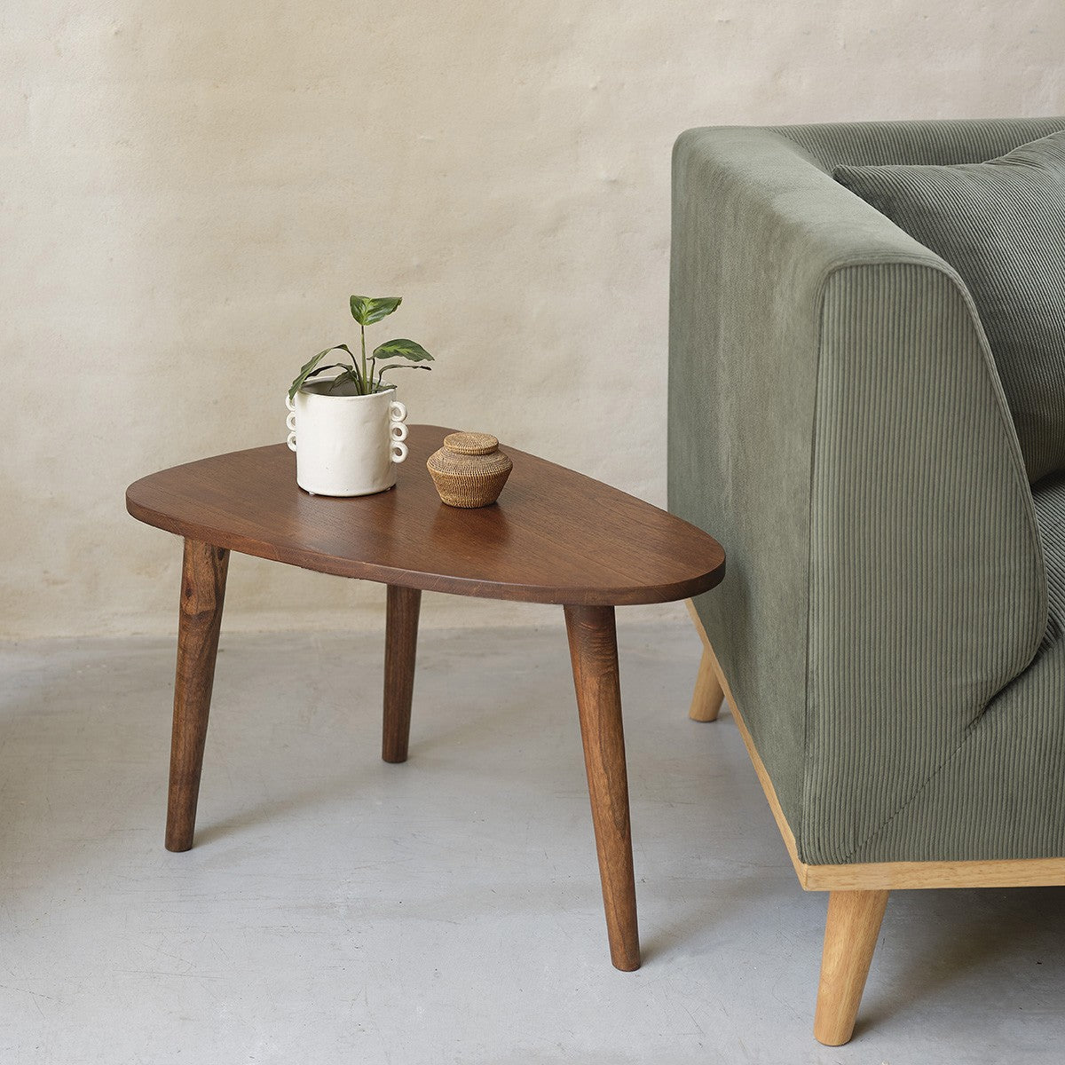 BRUNE - Couchtisch-Set aus massivem Mindy mit Nussbaum-Oberfläche