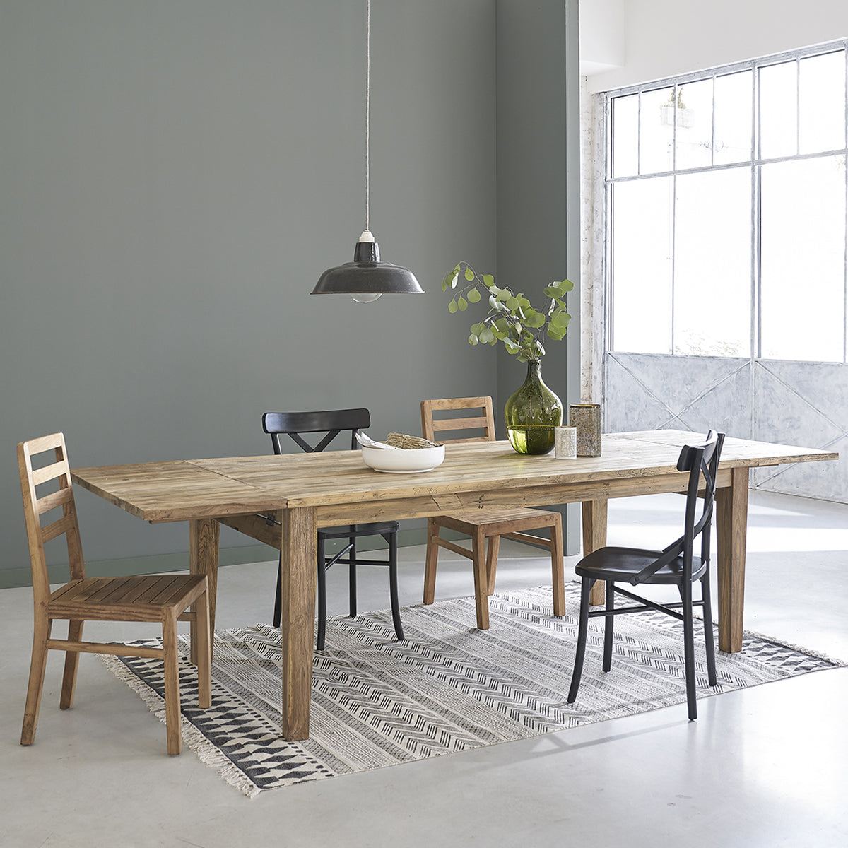 CARGO - Table en teck massif recyclé extensible 14 pers.