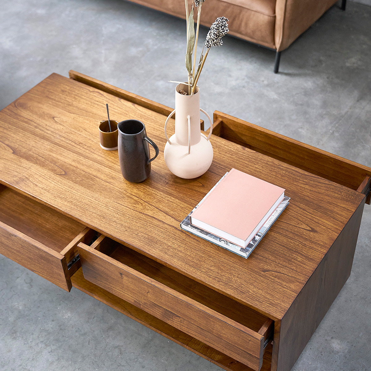 MILO - Table basse en mindi massif finition noyer 140 cm