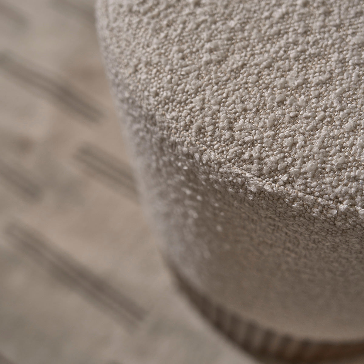 TANE - Pouf in mindi massello e tessuto bouclé bianco Ø38 cm