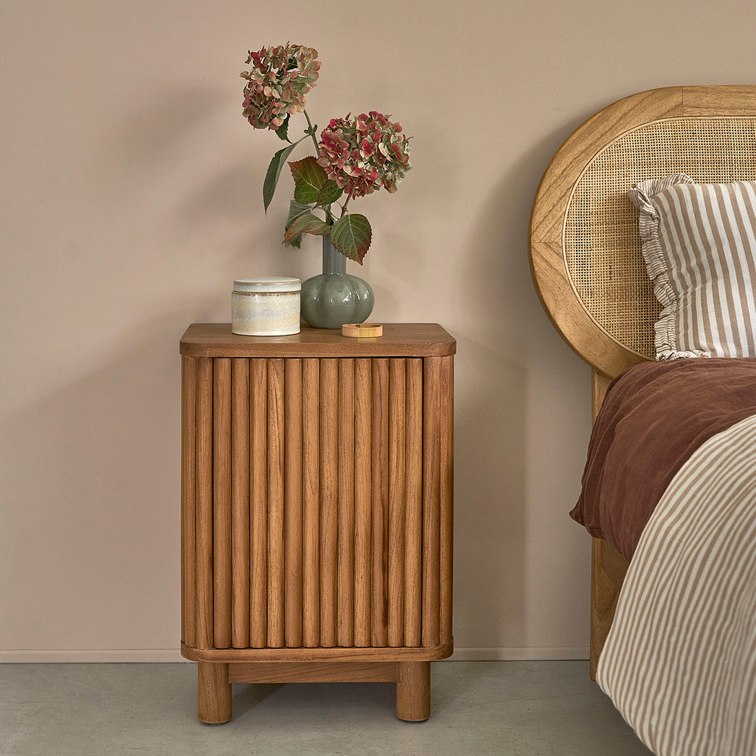 COLINE - Table de chevet en bois de teck