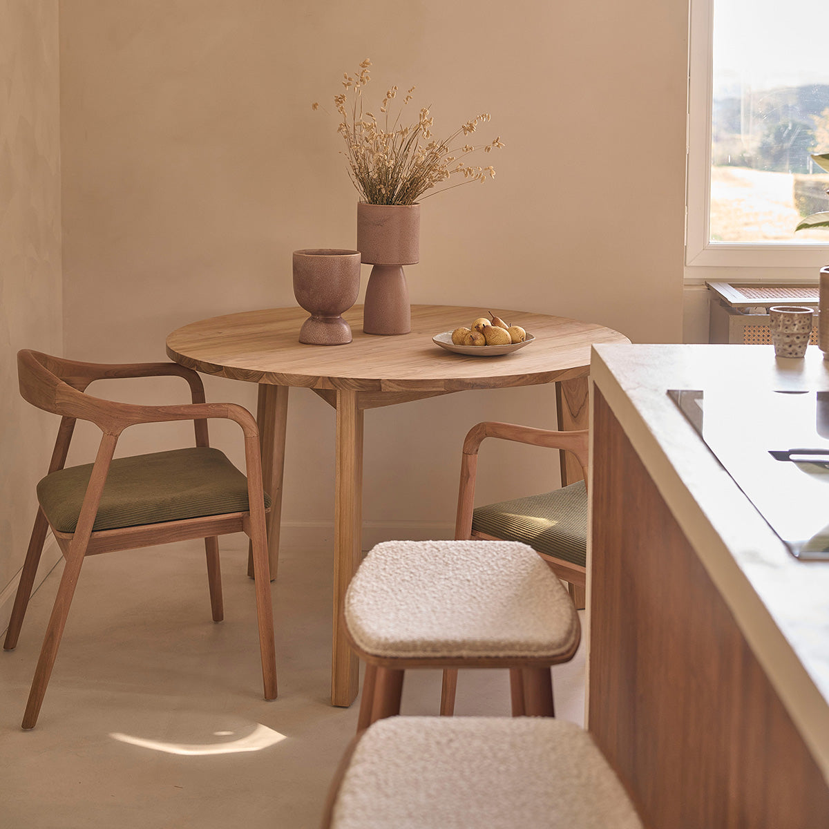 AMBRE - Set di 2 sgabelli da bar in teak massello con seduta bouclé 75 cm