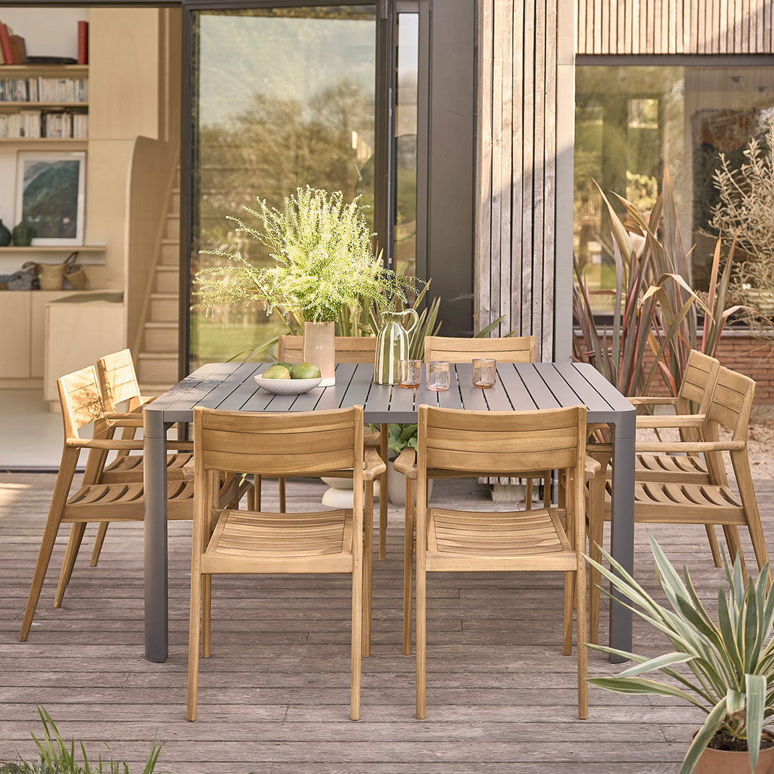 MALTE - Salon de jardin en aluminium et teck massif extensible 6/8 pers.