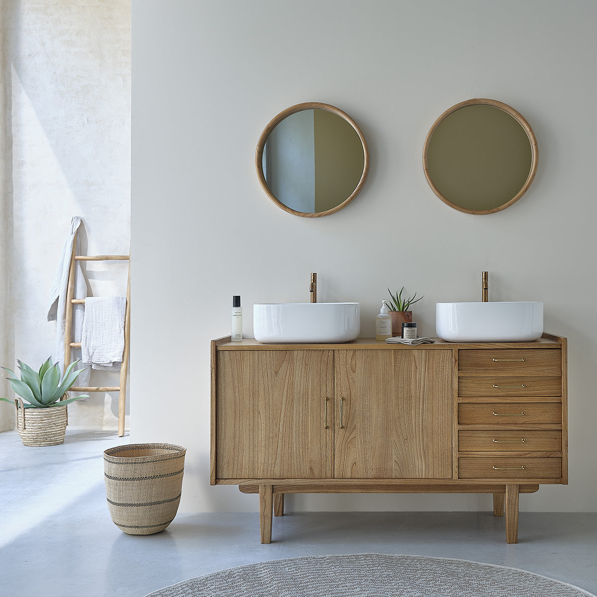 FIFTIES - Waschtischunterschrank aus massivem Mindi 135 cm