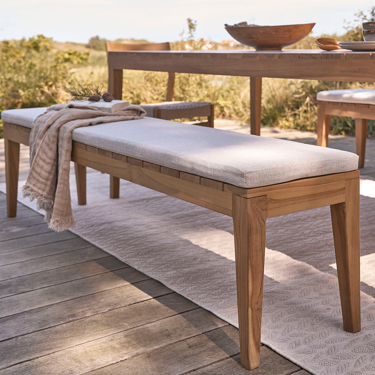 BARI - Salon de jardin en teck massif 6/8 pers. coussins inclus