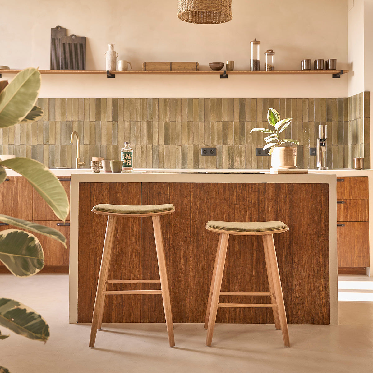 AMBRE - Set di 2 sgabelli in teak massello con seduta in velluto a coste 65 cm