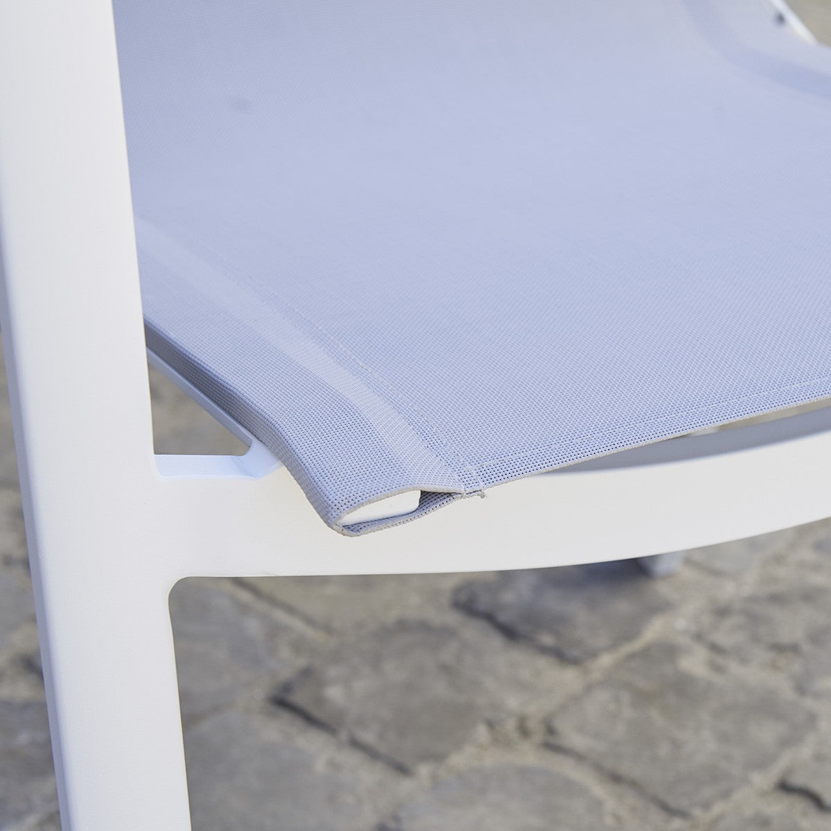 TULUM - Fauteuil de jardin en aluminium blanc et textilène gris