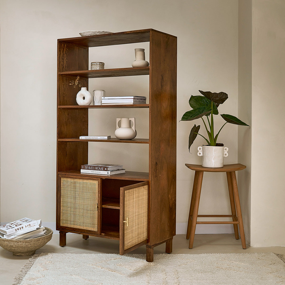 RAPHAEL - Libreria in mango e midollino finitura e noce 170 cm