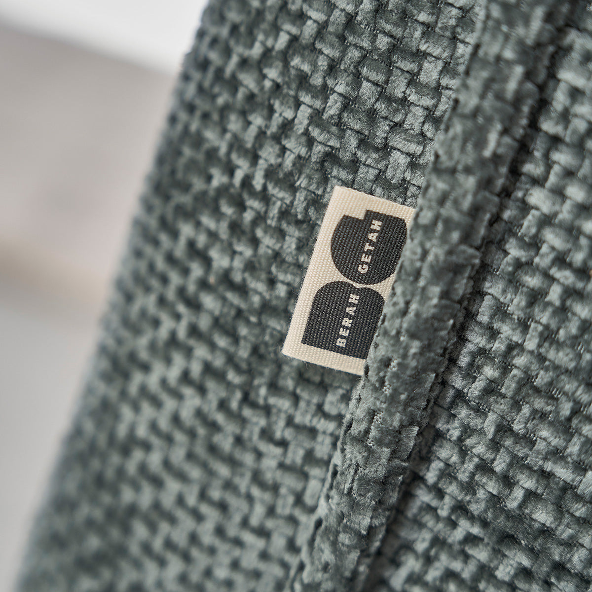 HECTOR - Canapé droit 3 places en velours texturé vert de gris