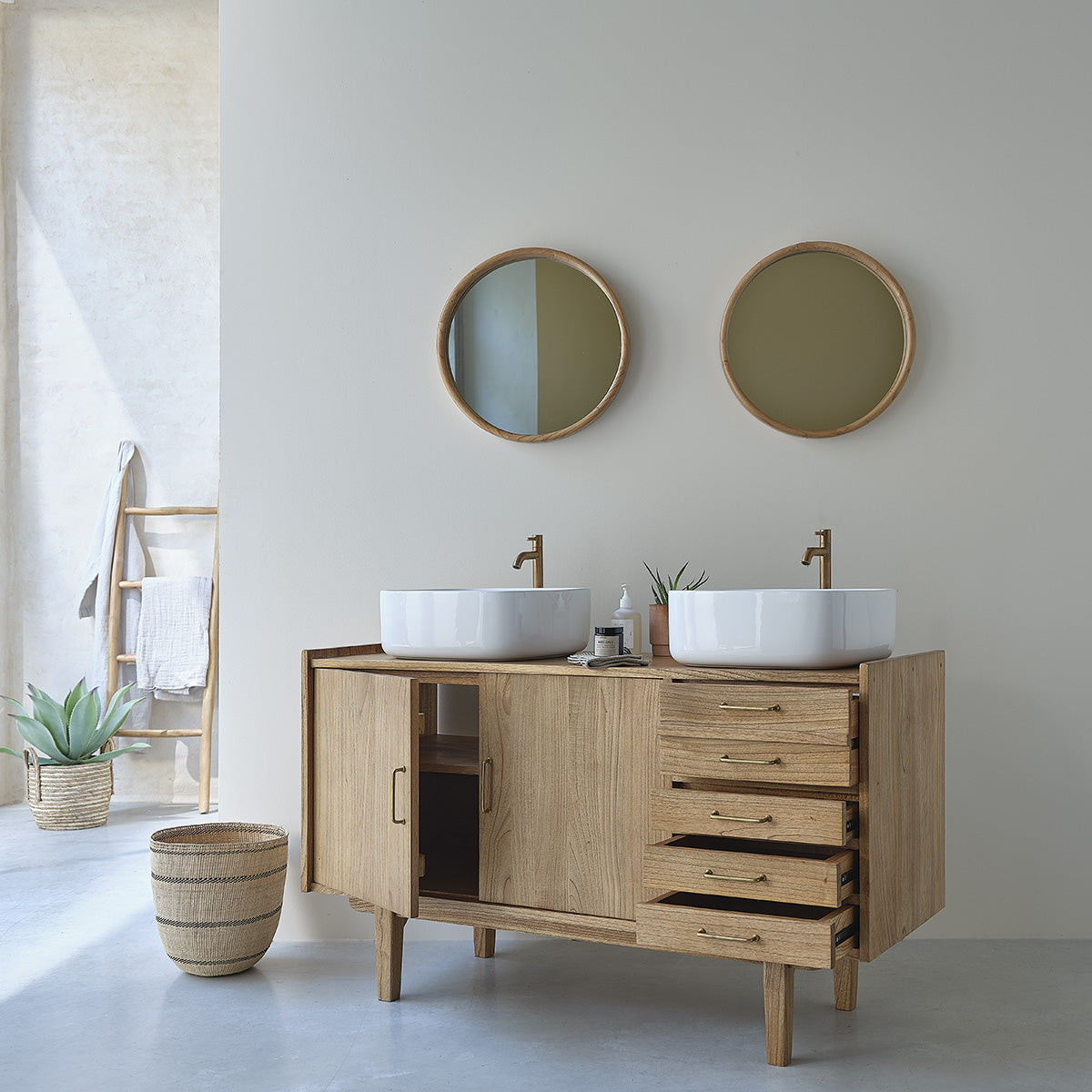 FIFTIES - Waschtischunterschrank aus massivem Mindi 135 cm