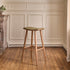 Tabouret de bar en teck massif assise velours cotelé 75 cm