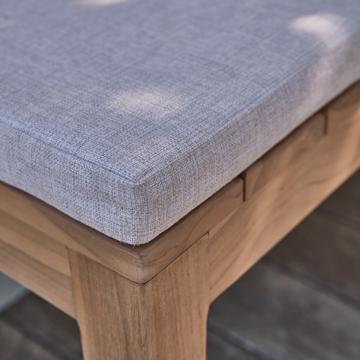 BARI - Salon de jardin en teck massif 6/8 pers. coussins inclus