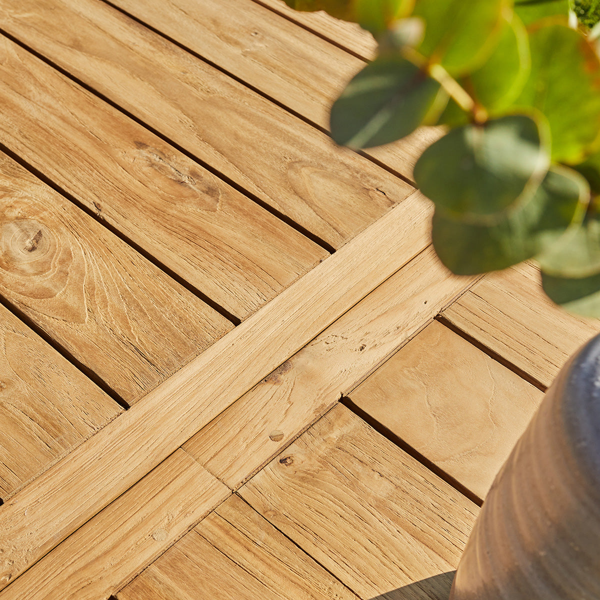 GABRIELLE - Ausziehbarer Gartentisch aus recyceltem massivem Teakholz für 8/10 pers.