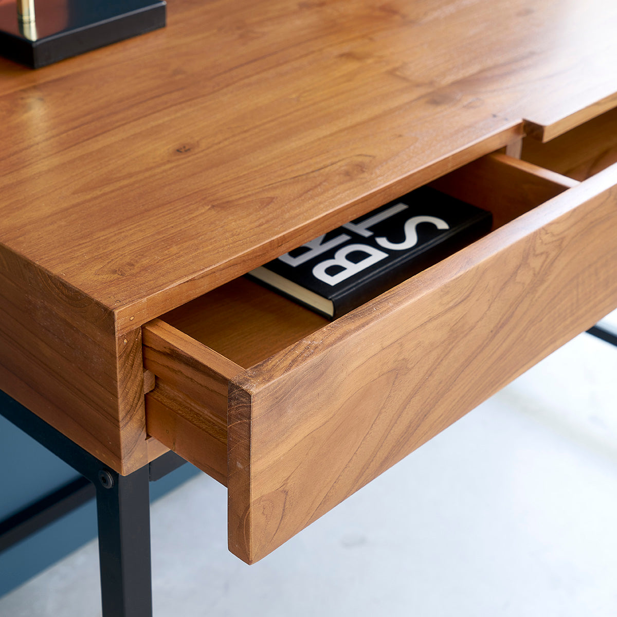 LINA - Bureau en teck massif et métal 120 cm