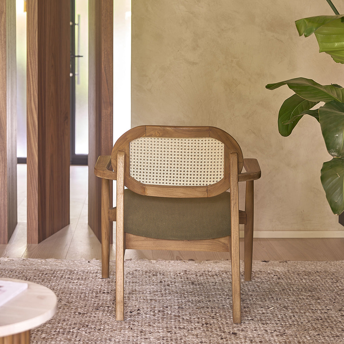SABI - Poltrona in teak massello, cannage e tessuto di velluto a coste color kaki